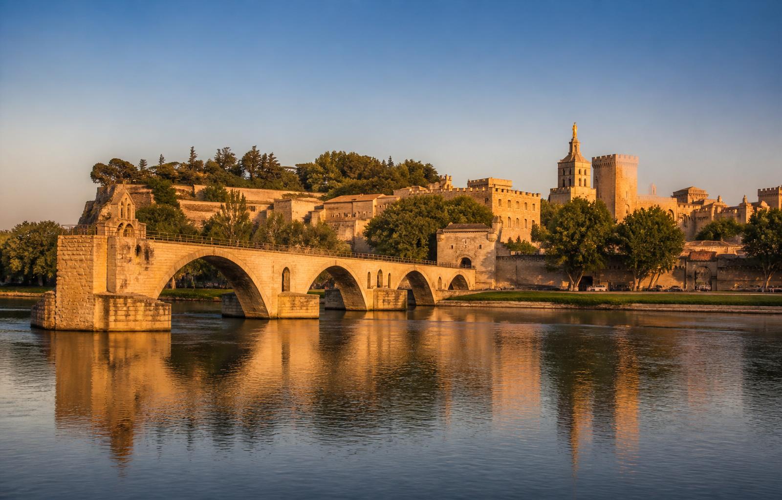 Taxi à Avignon près du Pont Saint-Bénézet